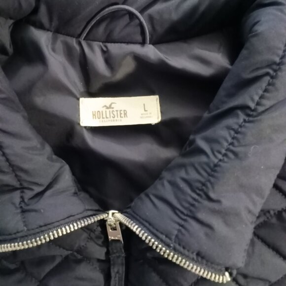 Hollister Black Quilted Vest - Picture 3 of 4